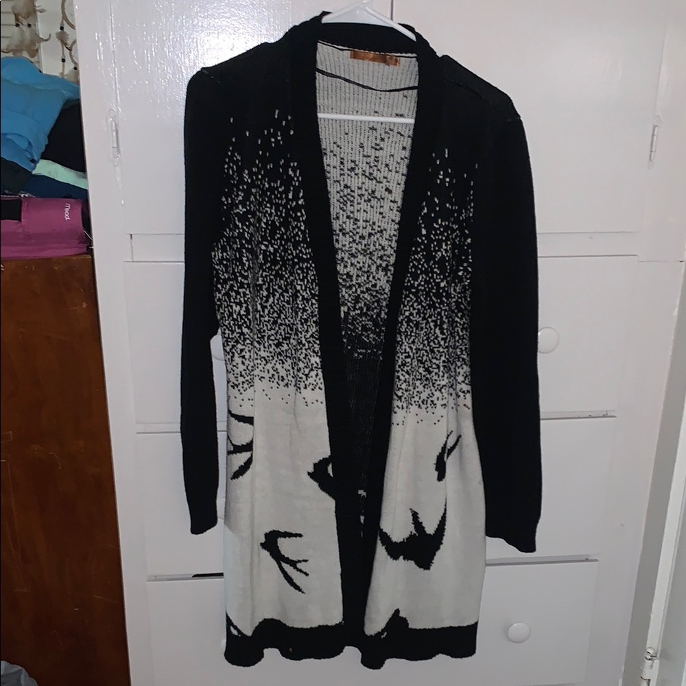 Chic Black and White Patterned Cardigan